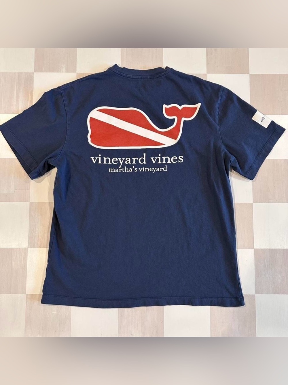 vineyard vines martha’s vineyard classic whale navy red white cotton t-shirt